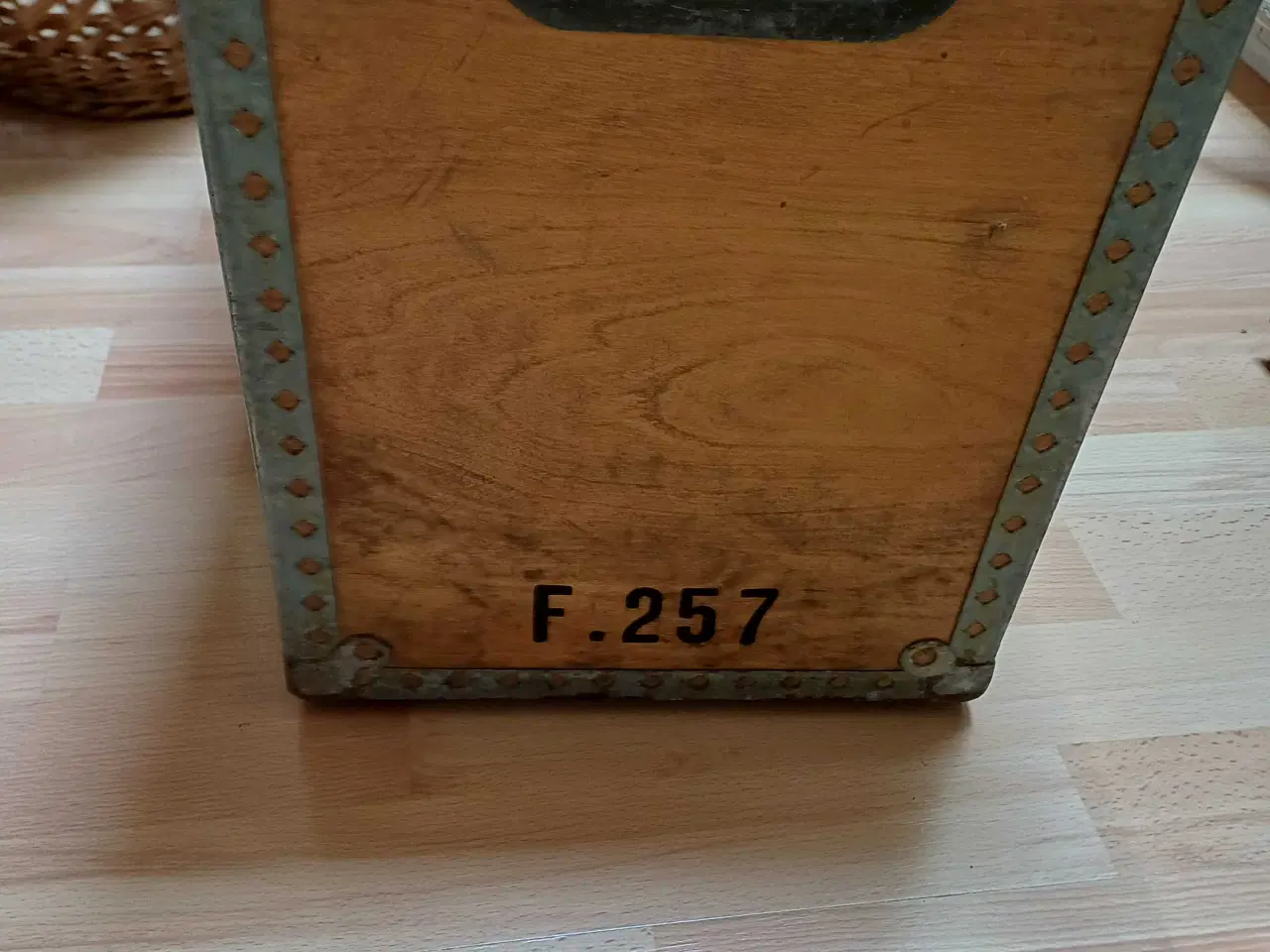 Billede 2 - Stor træ kasse