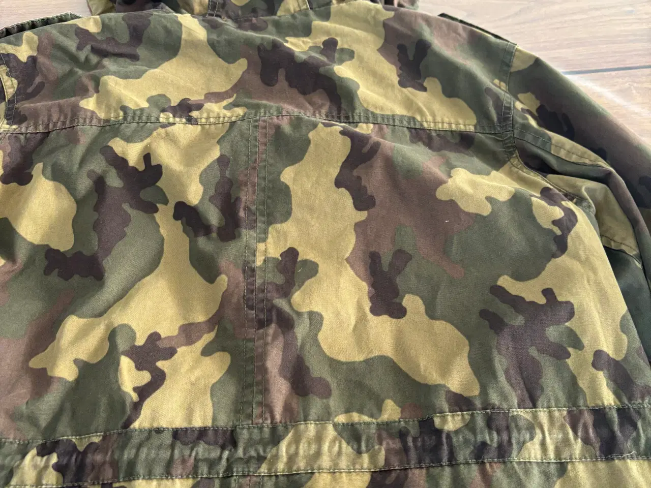 Billede 5 - Jakke camouflage str m (stor i str)