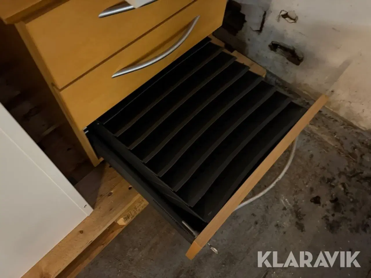 Billede 5 - Lot med kontormøbler - 9 paller