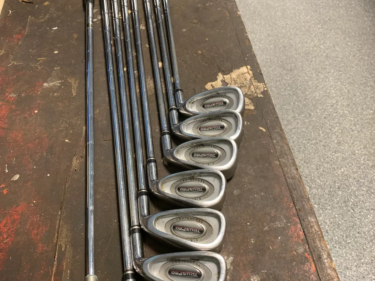 Billede 1 - Tour Pro golf køller og bags til salg