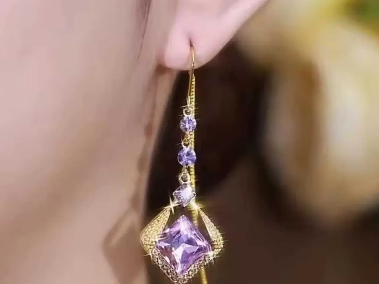 Billede 2 - Skinnende ørehænger