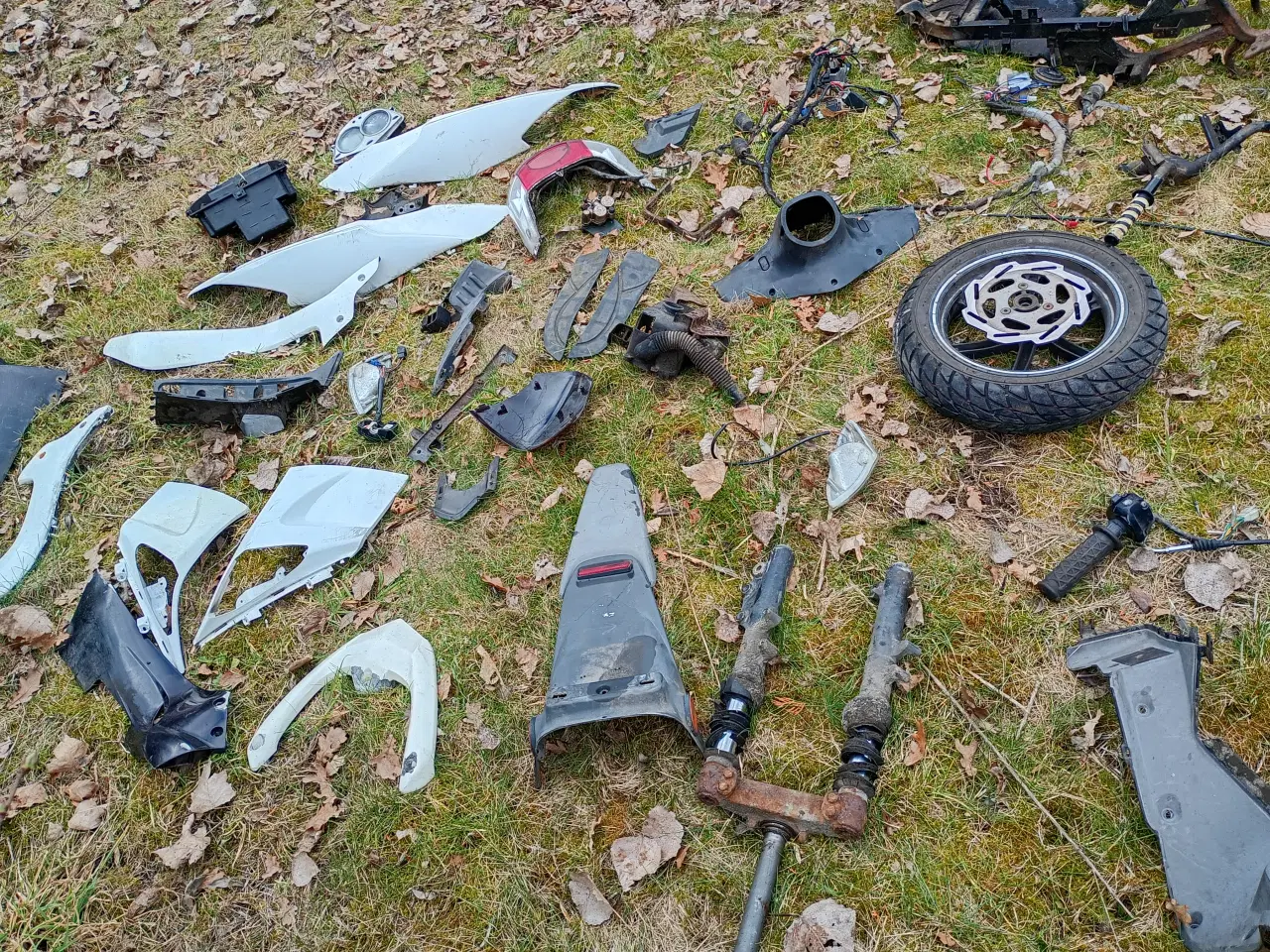 Billede 7 - Dele til pgo g-max sælges 