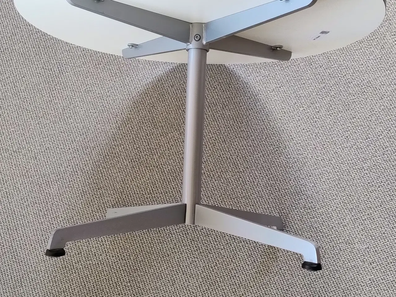 Billede 1 - Lamhults Cooper Lounge bord 70 cm diameter fra Hol