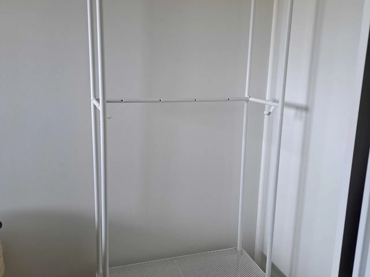 Billede 1 - 2 stk tøjstativer fra Ikea