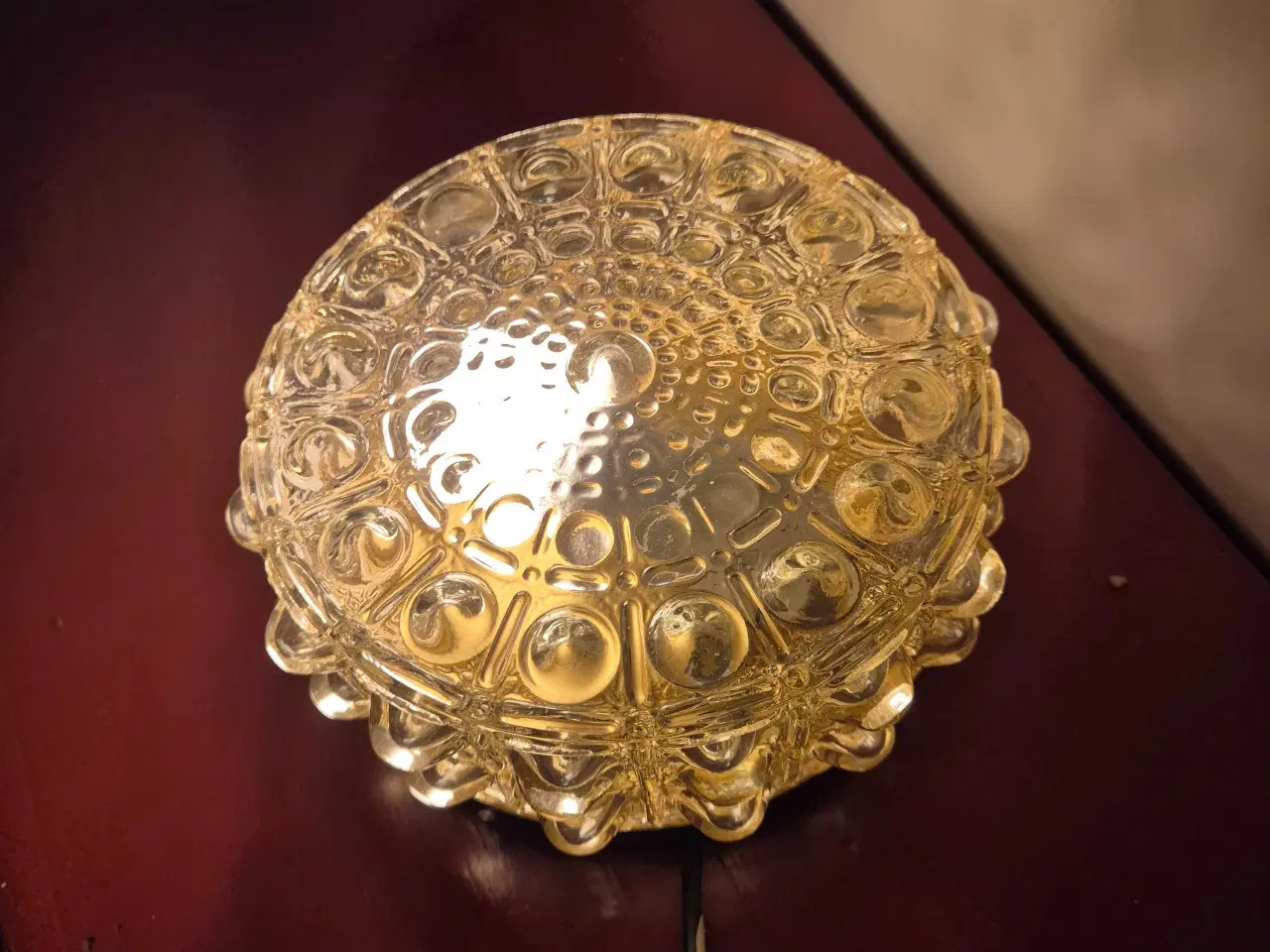 Billede 6 - Rund plafond med gylden glasskærm