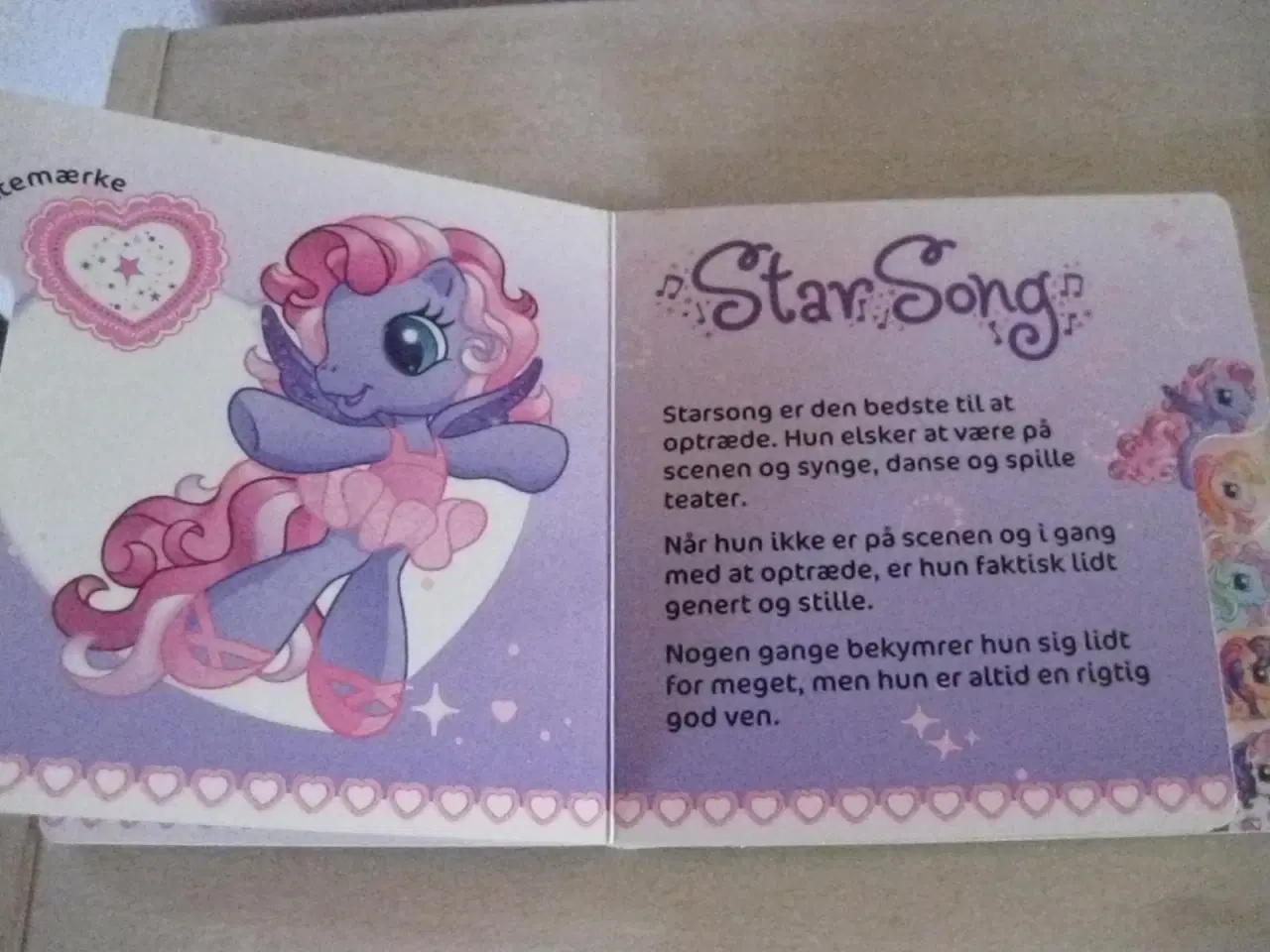 Billede 4 - My Little Pony bog - tykke sider ;-)