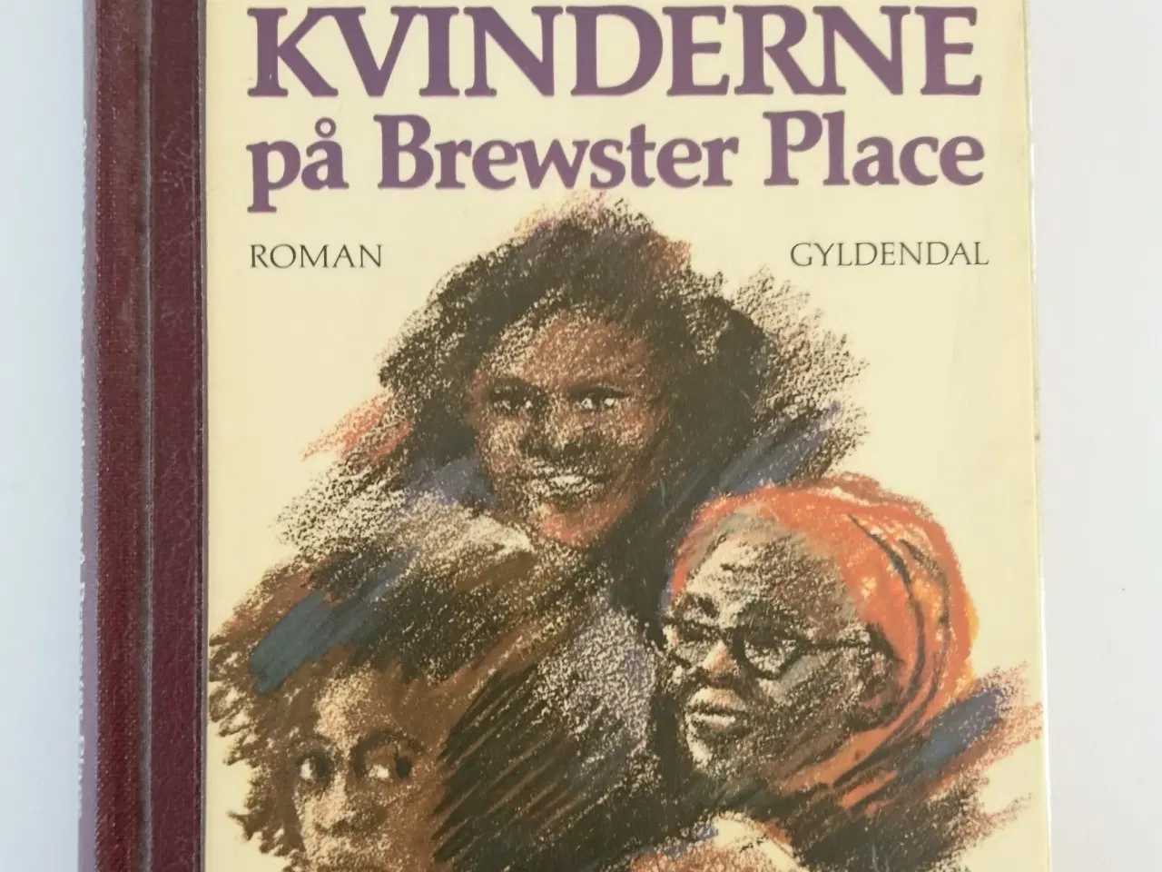 Billede 1 - Kvinderne på Brewster Place. Af Gloria Naylor