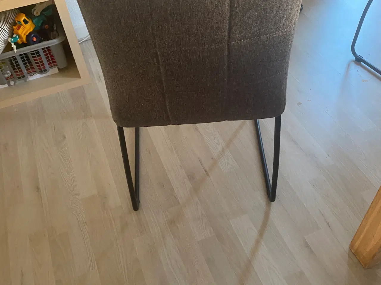 Billede 3 - Spisebord med 2 plader samt 6 stole
