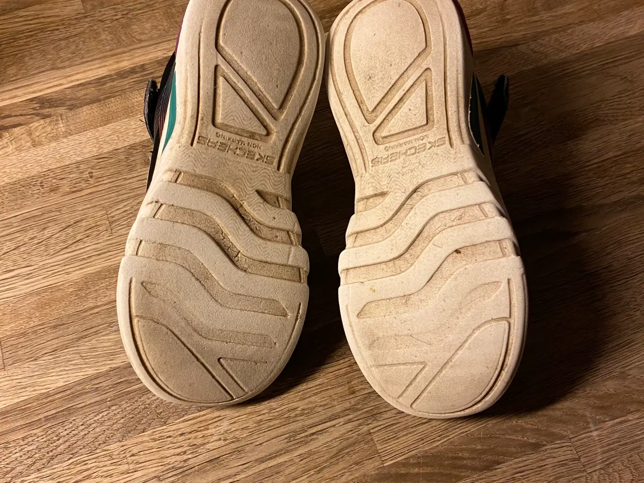 Billede 7 - Nike kondisko str. 30. SKECHERS str. 30