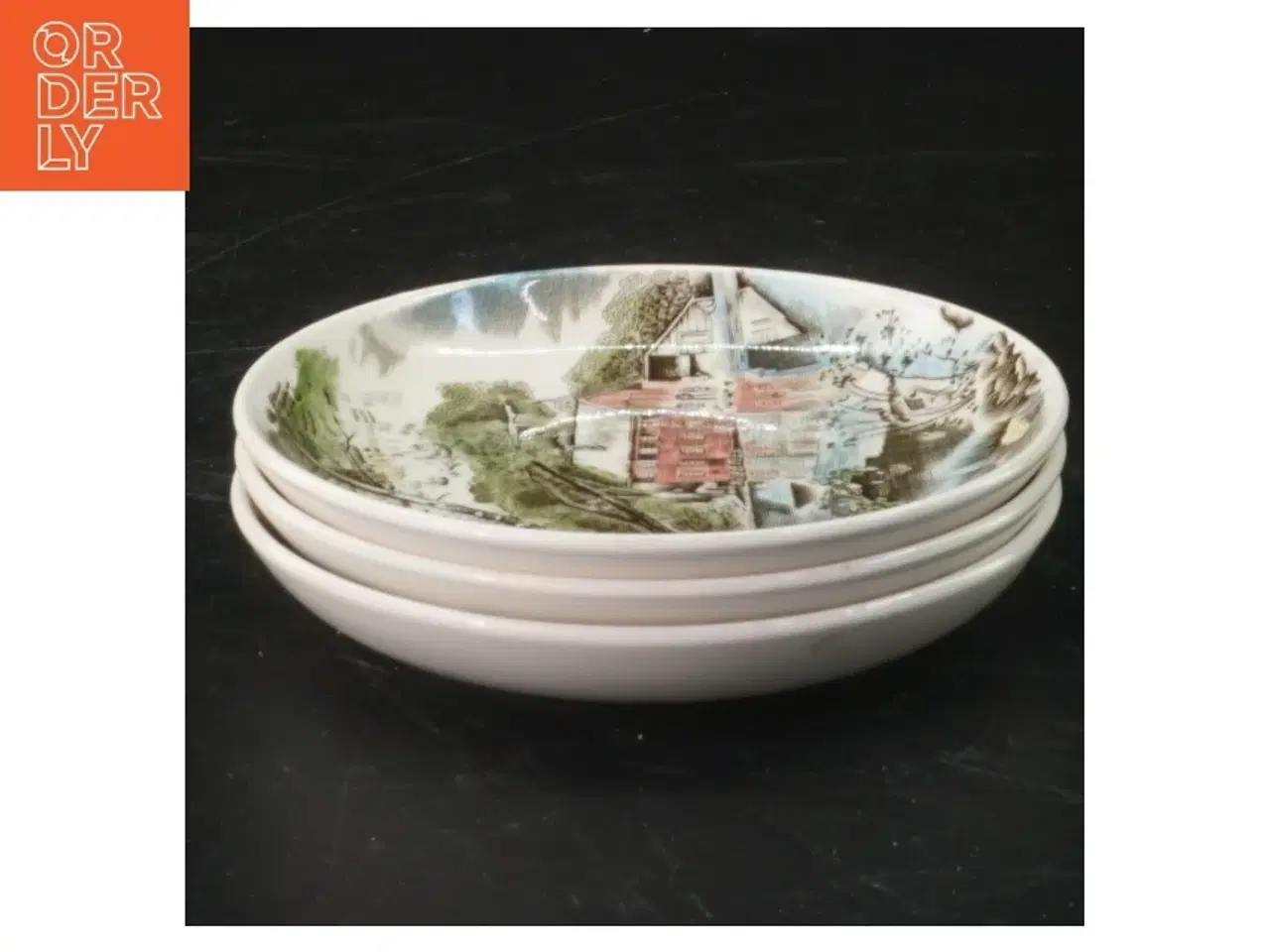 Billede 2 - Dekorative tallerkener fra Johnson Bros (str. Ø. 11 cm. 3 styk)