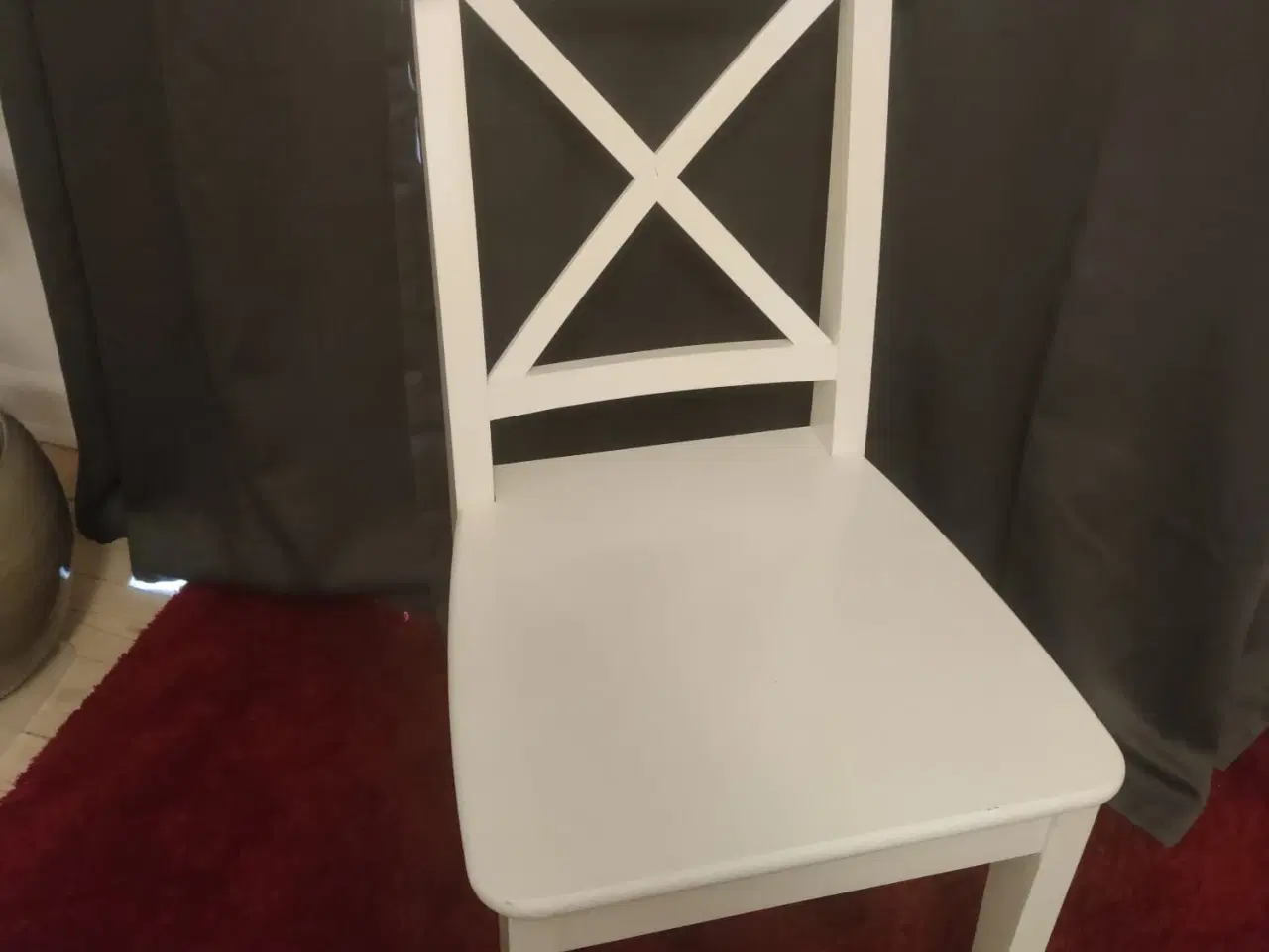 Billede 1 - Rosentorp spisebordsstole i hvid fra IKEA 