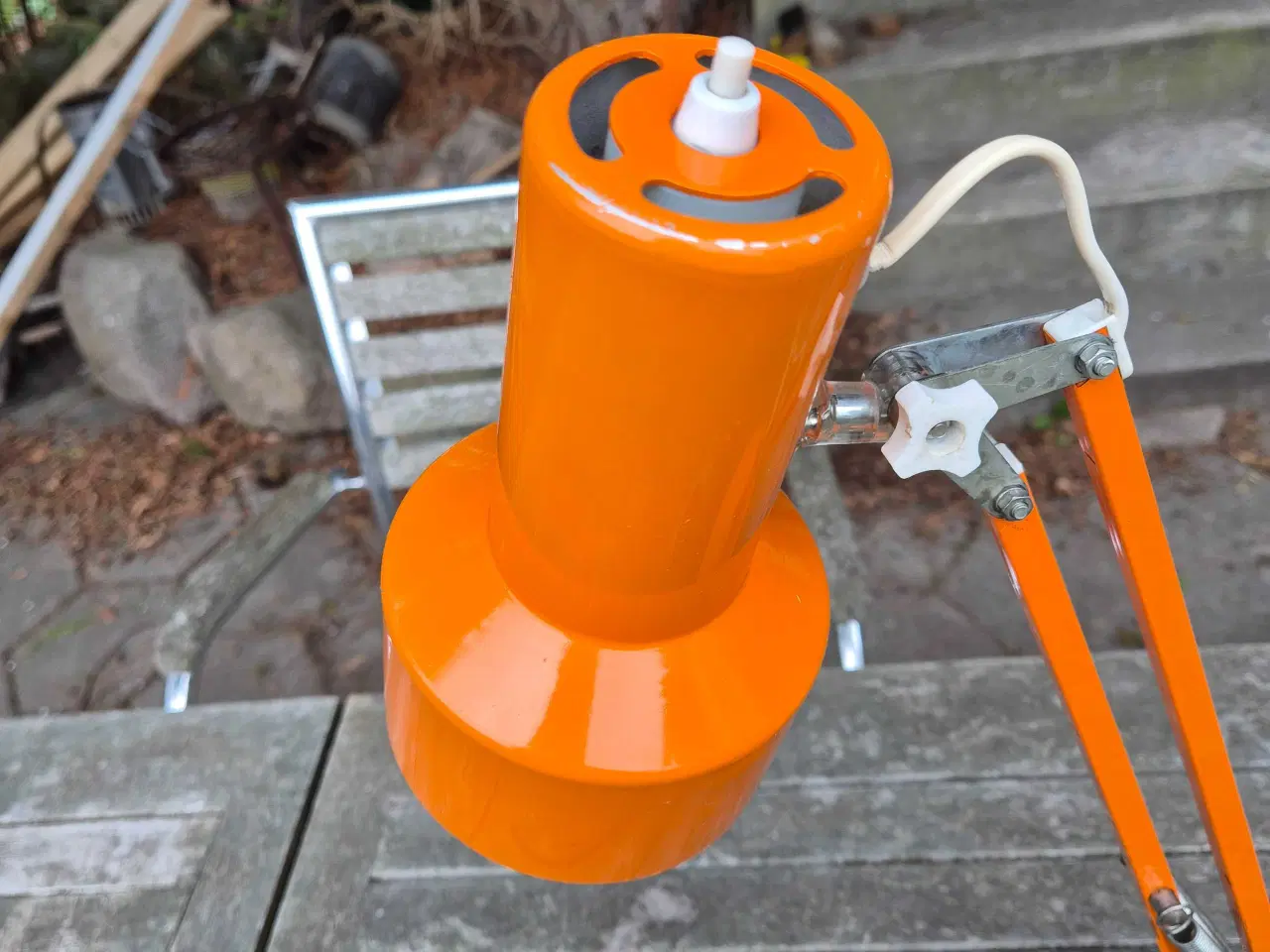 Billede 4 - Flot orange bordlampe fra Lyskær 