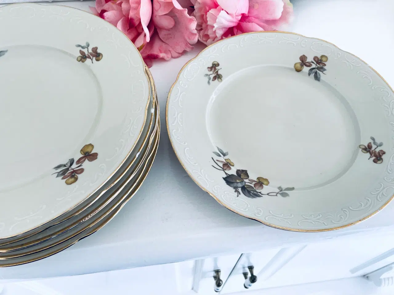 Billede 14 - Vintage tallerkner med patina 7 stk 