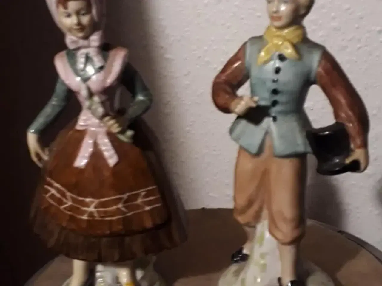 Billede 1 - Porcelænsfigurer af E.N 