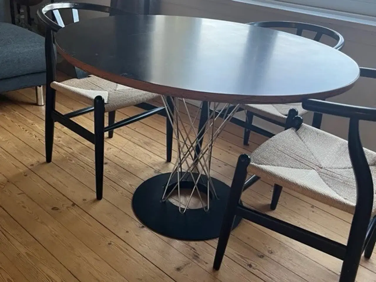 Billede 4 - Spisebord sælges