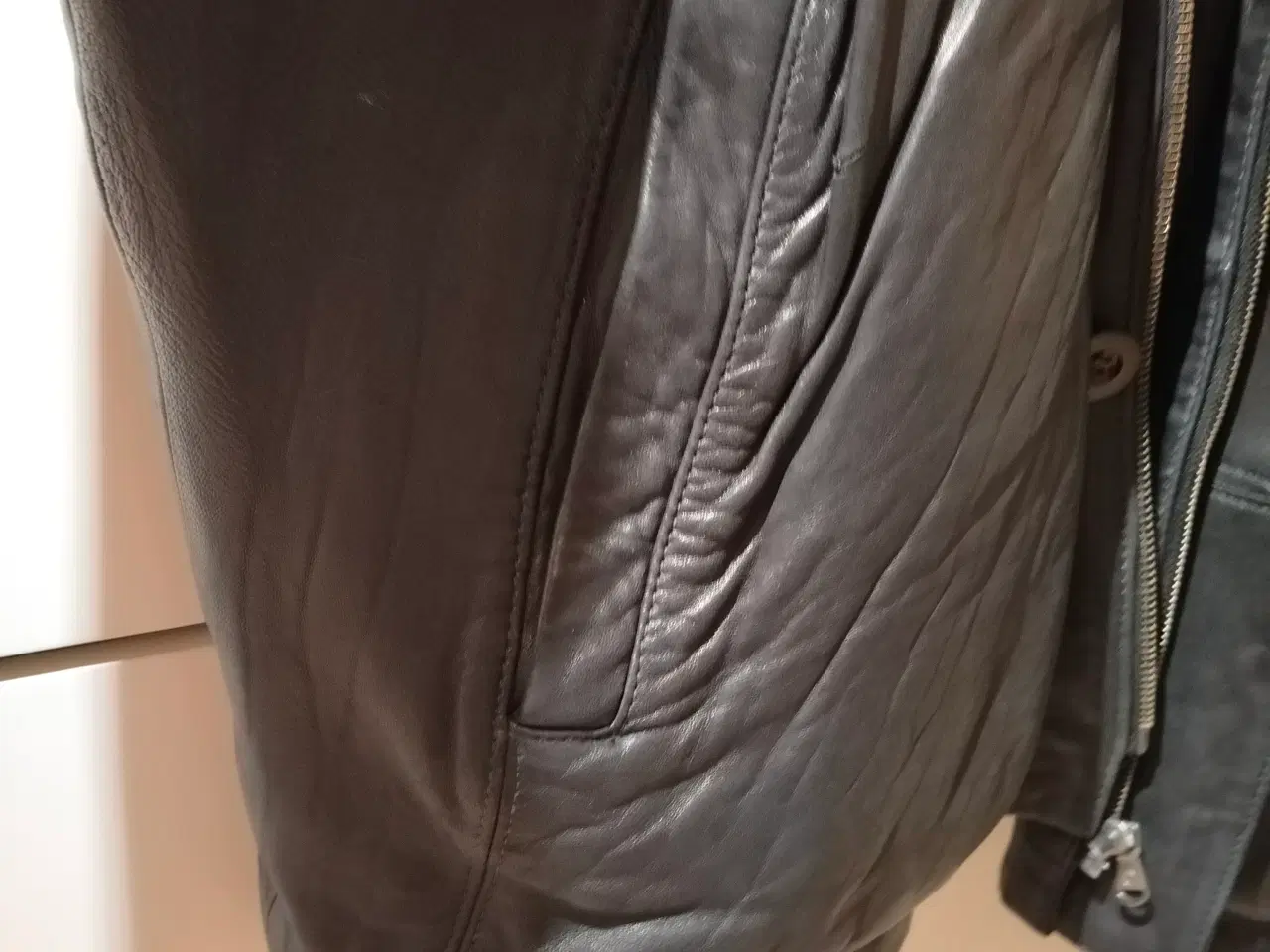 Billede 5 - Sort skindjakke til mænd