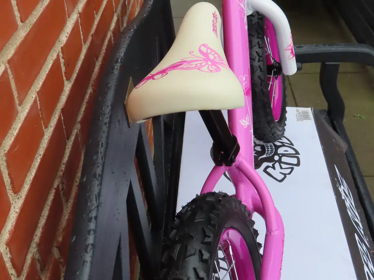 Billede 16 - Helt ny pink løbecykel 1-3 år. Hollandsk kvalitet