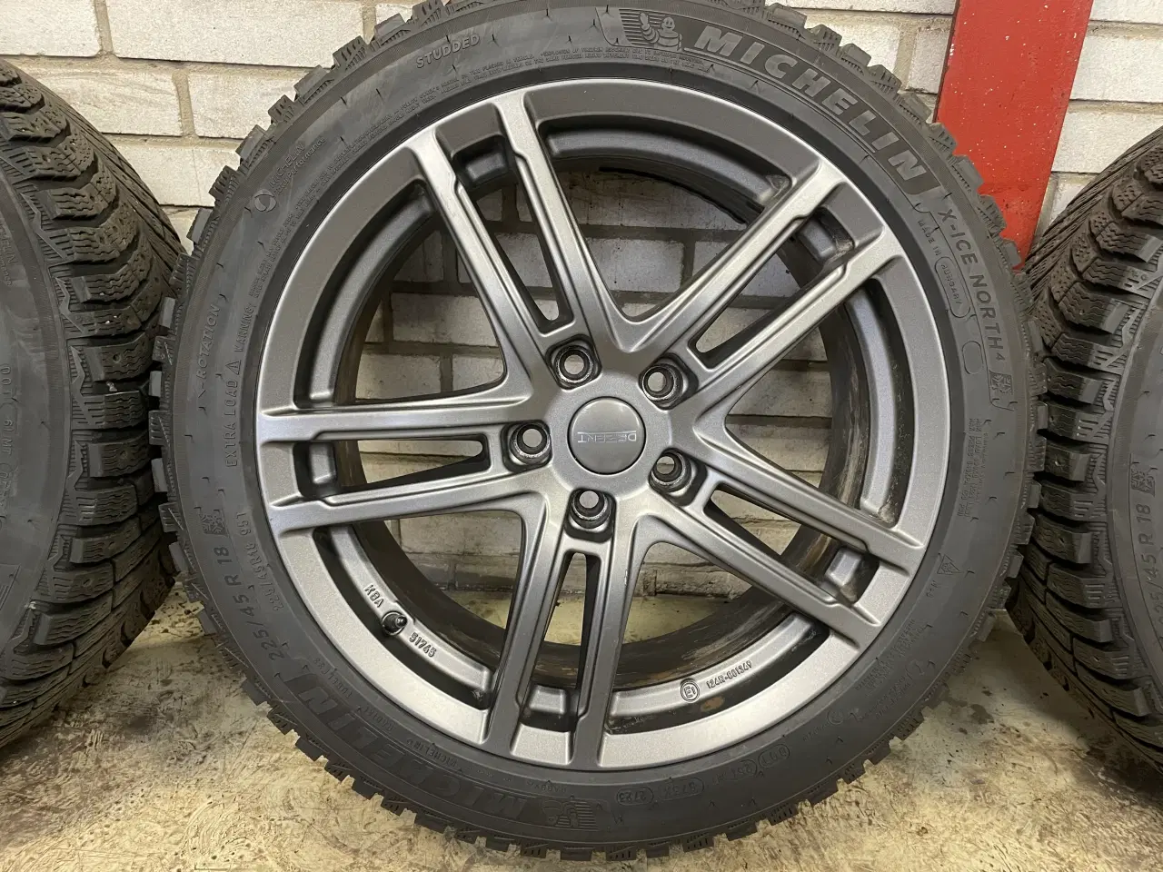 Billede 4 - 18 Mercedes C300 de 225/45/18 Ref.99 vinter