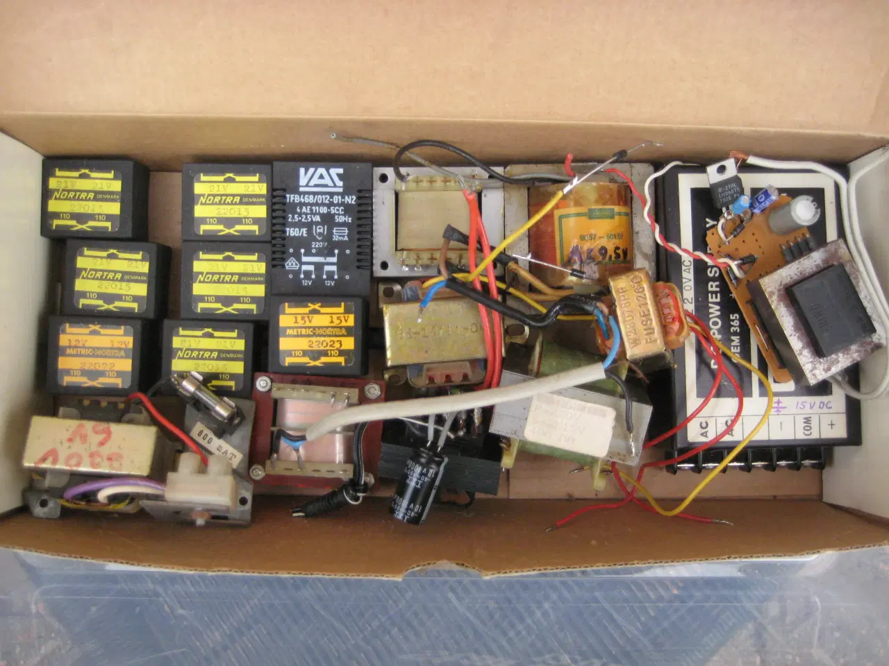 Billede 7 - Diverse stumper til elektronik.