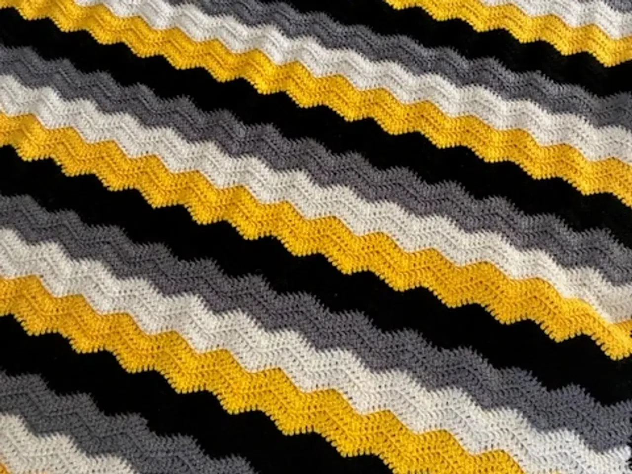 Billede 2 - Hæklet tæppe