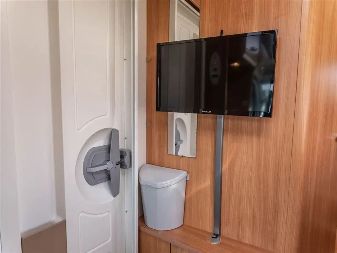 Billede 32 - 2012 - Knaus Sport 700 TI   Knaus 700 Sport – Veludstyret og klar til nye eventyr! Sælges til CVR