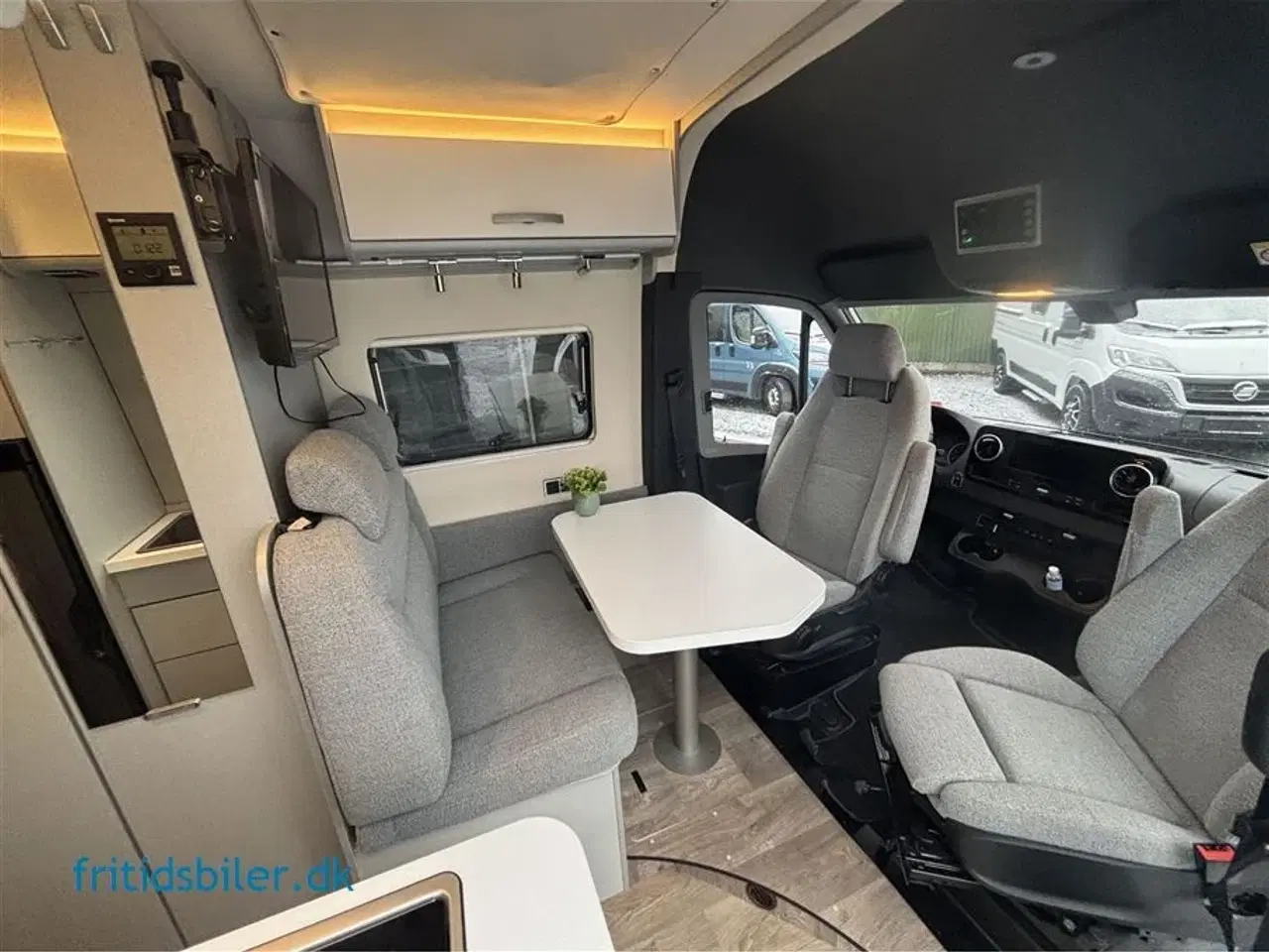 Billede 5 - 2024 - Hymer Free S600 Blue Evolution 170 HK   Hymer Free S600 bygget på MB Sprinter i en Blue Evolution med Hævetag og fed Grøn farve