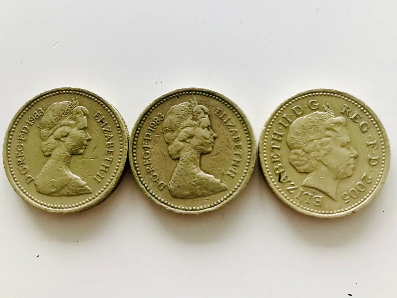 Billede 1 - 1 Pound Storbritannien 1983 og 2005 (mønter)