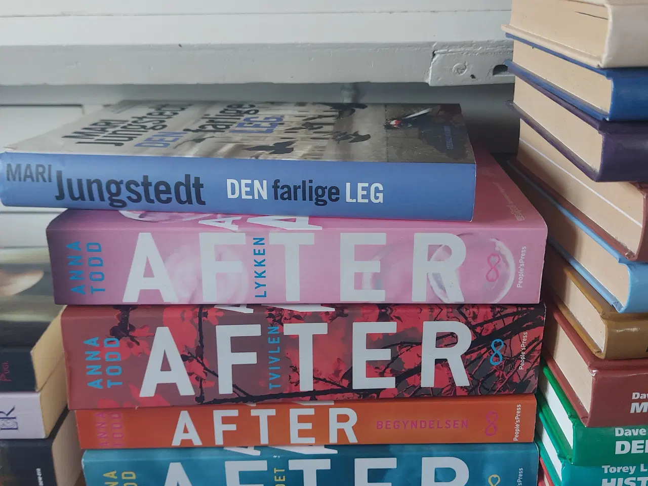 Billede 2 - Forskellige genre af bøger 