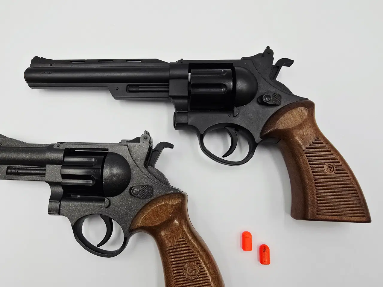 Billede 10 - 3 Stk. legetøjs pistoler der skyder røde propper