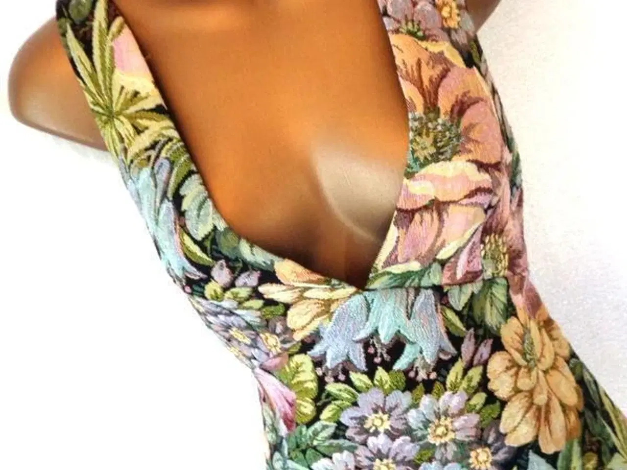 Billede 5 - kjole.m.blomstermotiv.Stør:.36 (Brand fra Topshop)