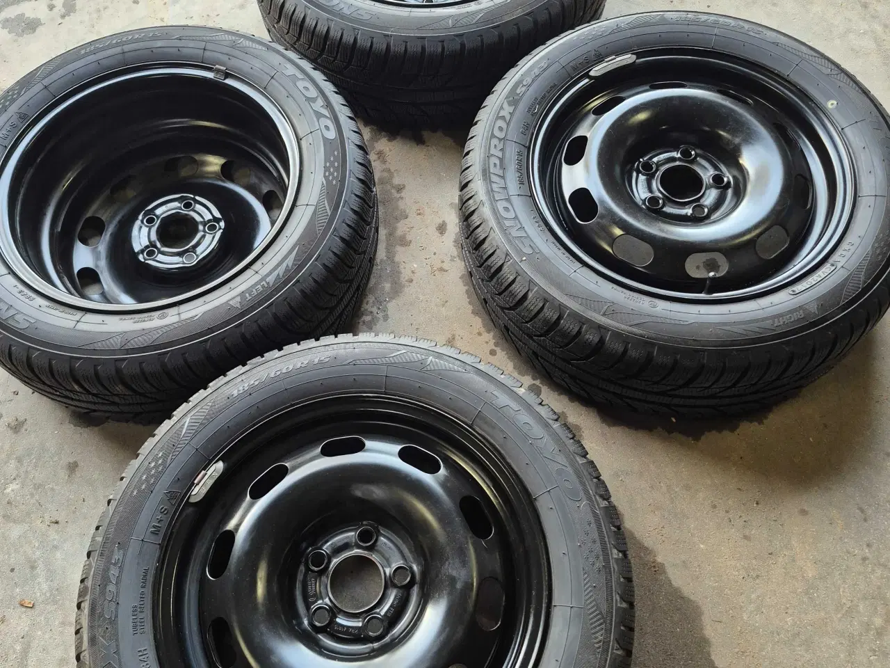 Billede 1 - Toyo vinterdæk 185/60R15