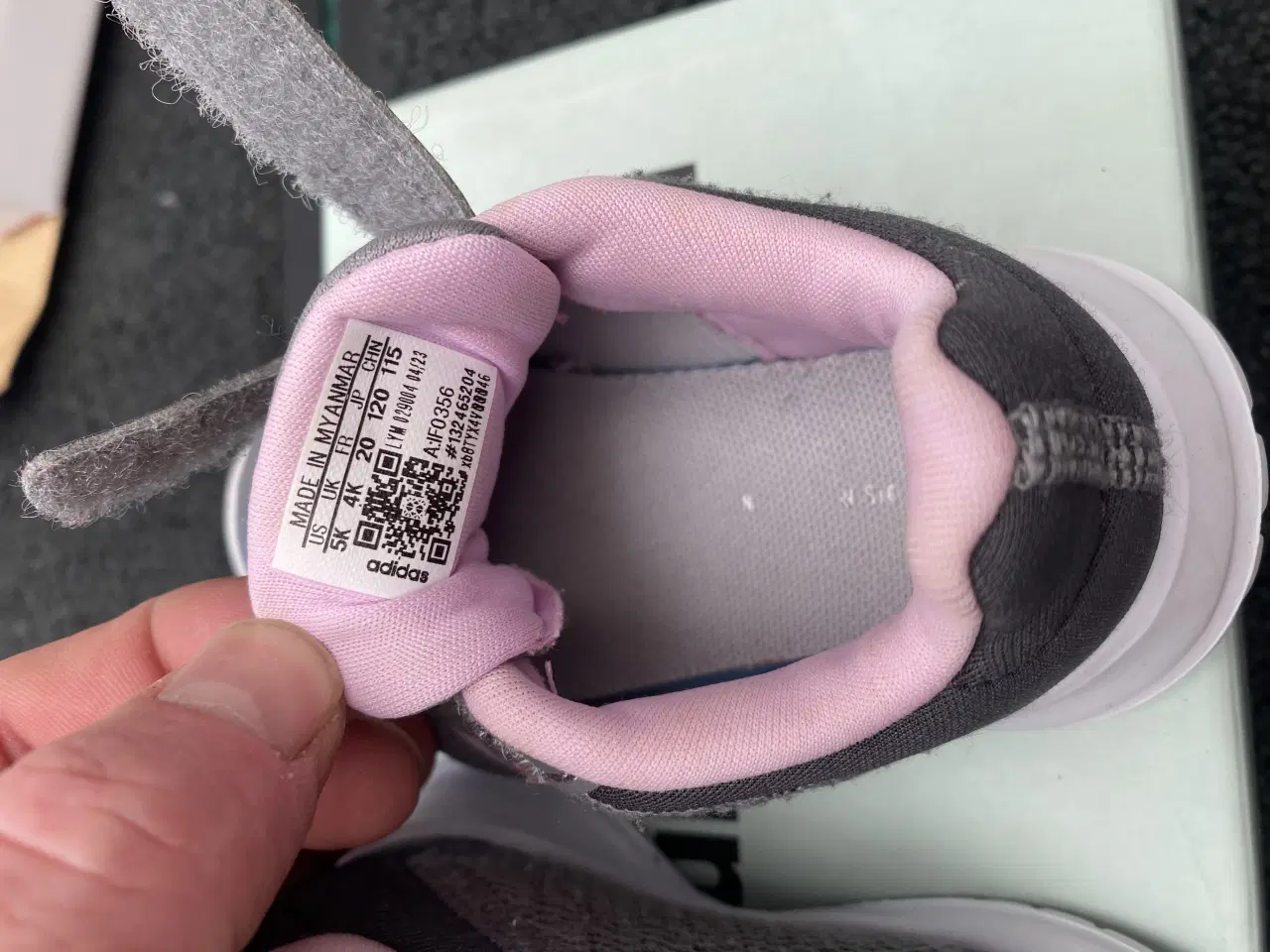 Billede 3 - Som ny Adidas pige sko