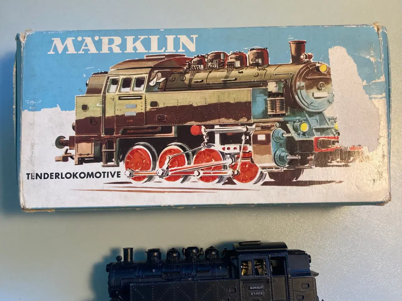 Billede 7 - Märklin Modeltog 2 lokomotiver, vogne, skinner mm