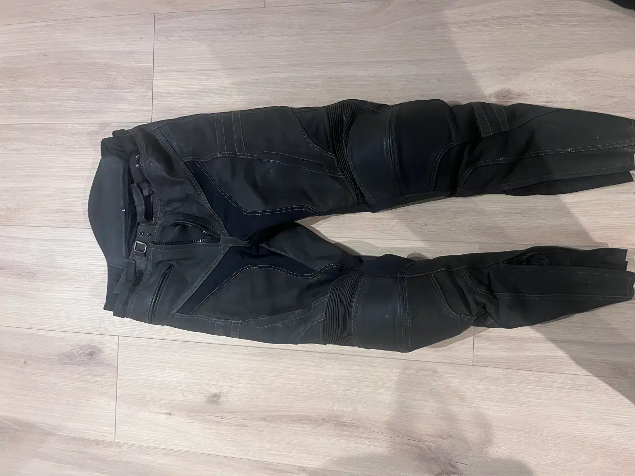 Billede 2 - MC bukser str. L 