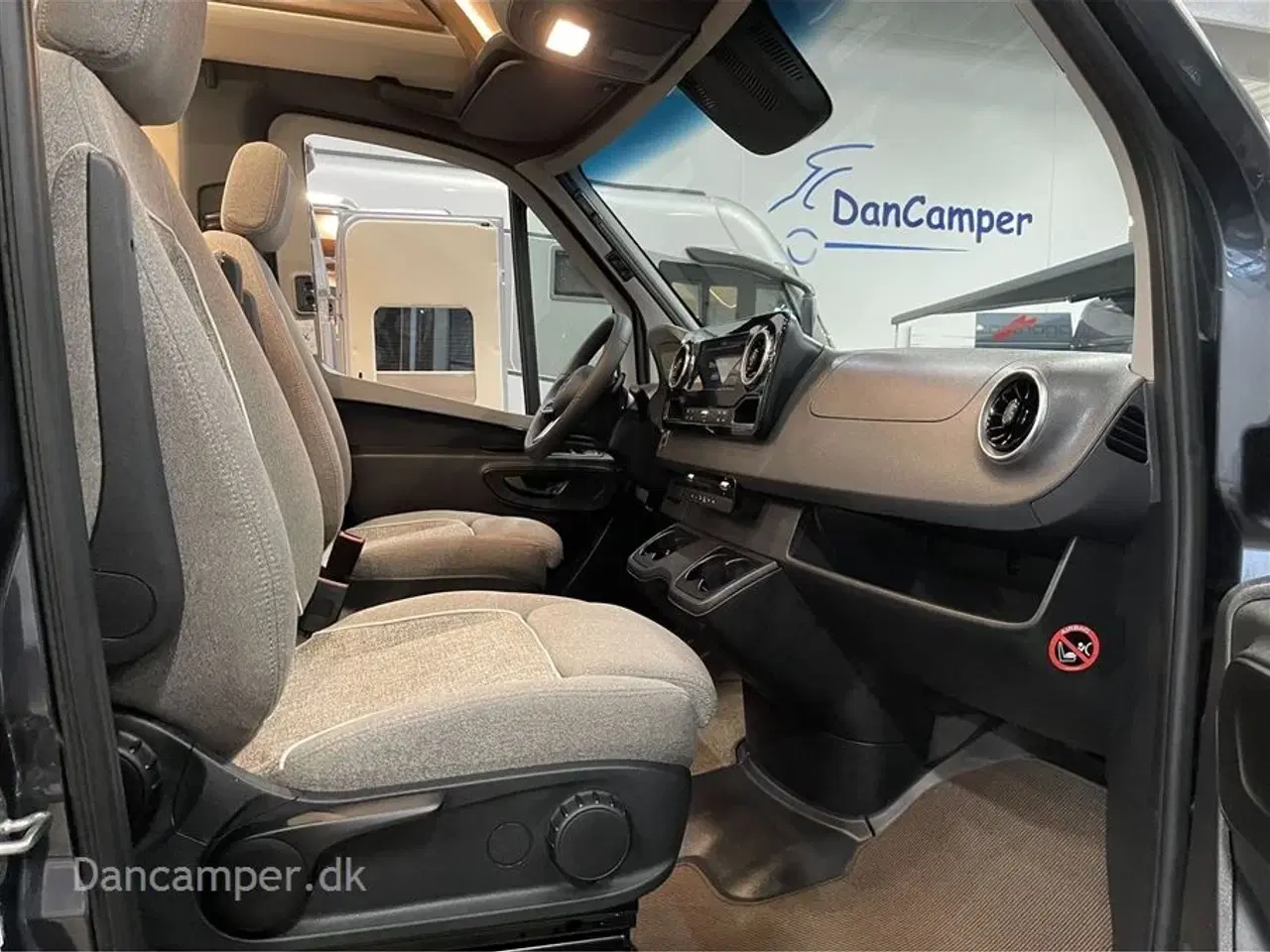 Billede 15 - 2025 - Carthago Van Genius 641 LE MB   MESSEPRIS kr. 1.475.000,- SPAR kr. 150.000,- GENIAL Carthago Van Genius 641 LE 170 Hk - 9 trin G-Tronic automatgear