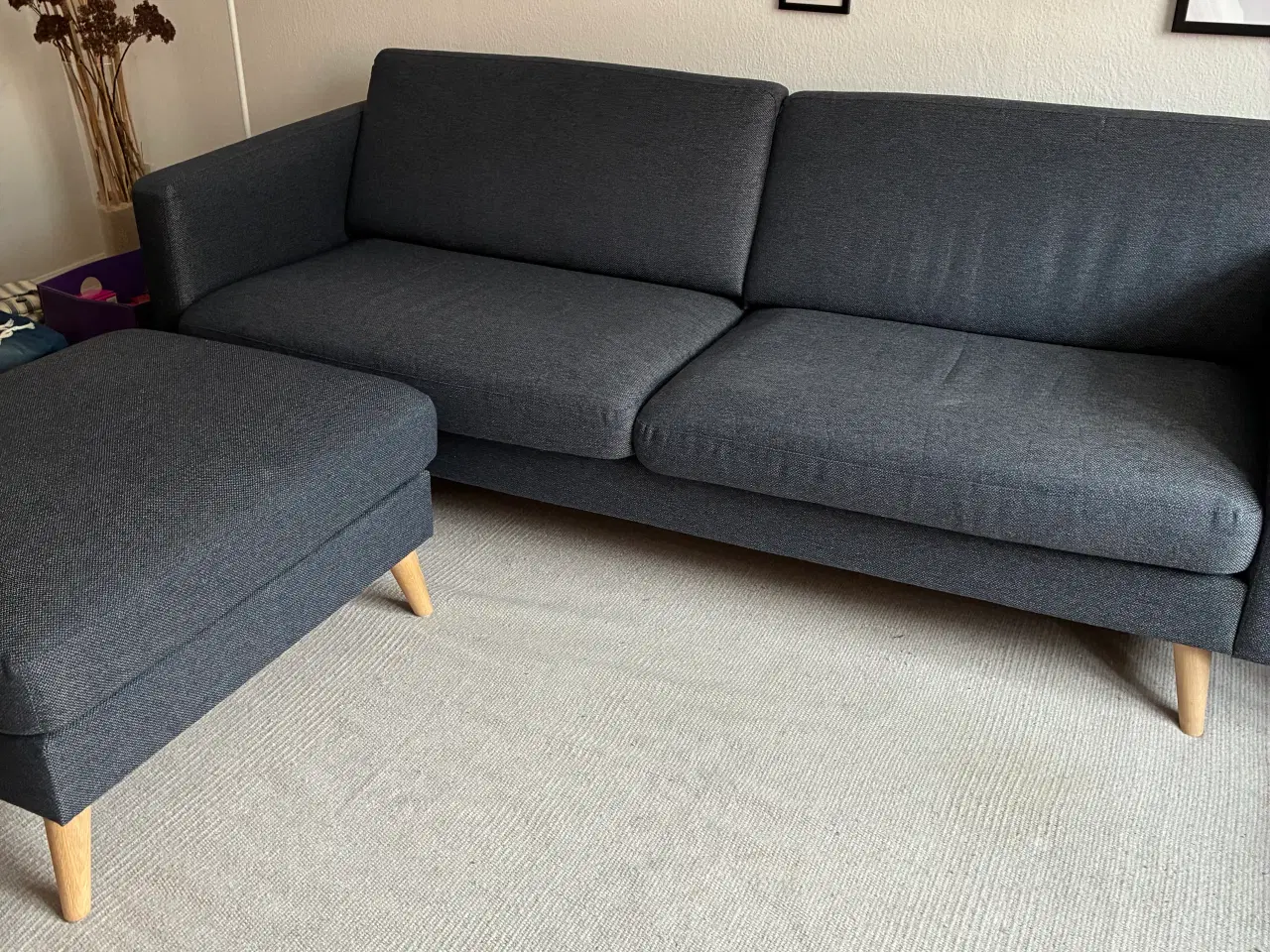 Billede 2 - Sofa med stor puf
