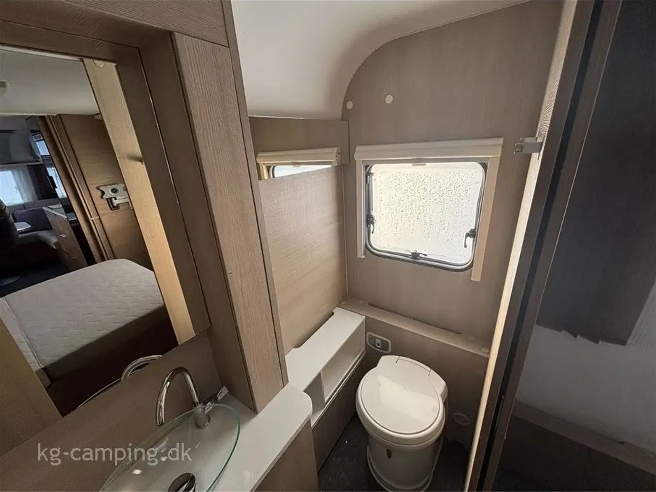 Billede 11 - 2019 - Adria Adora 613 UT   Flot rummelig vogn med mover og fortelt