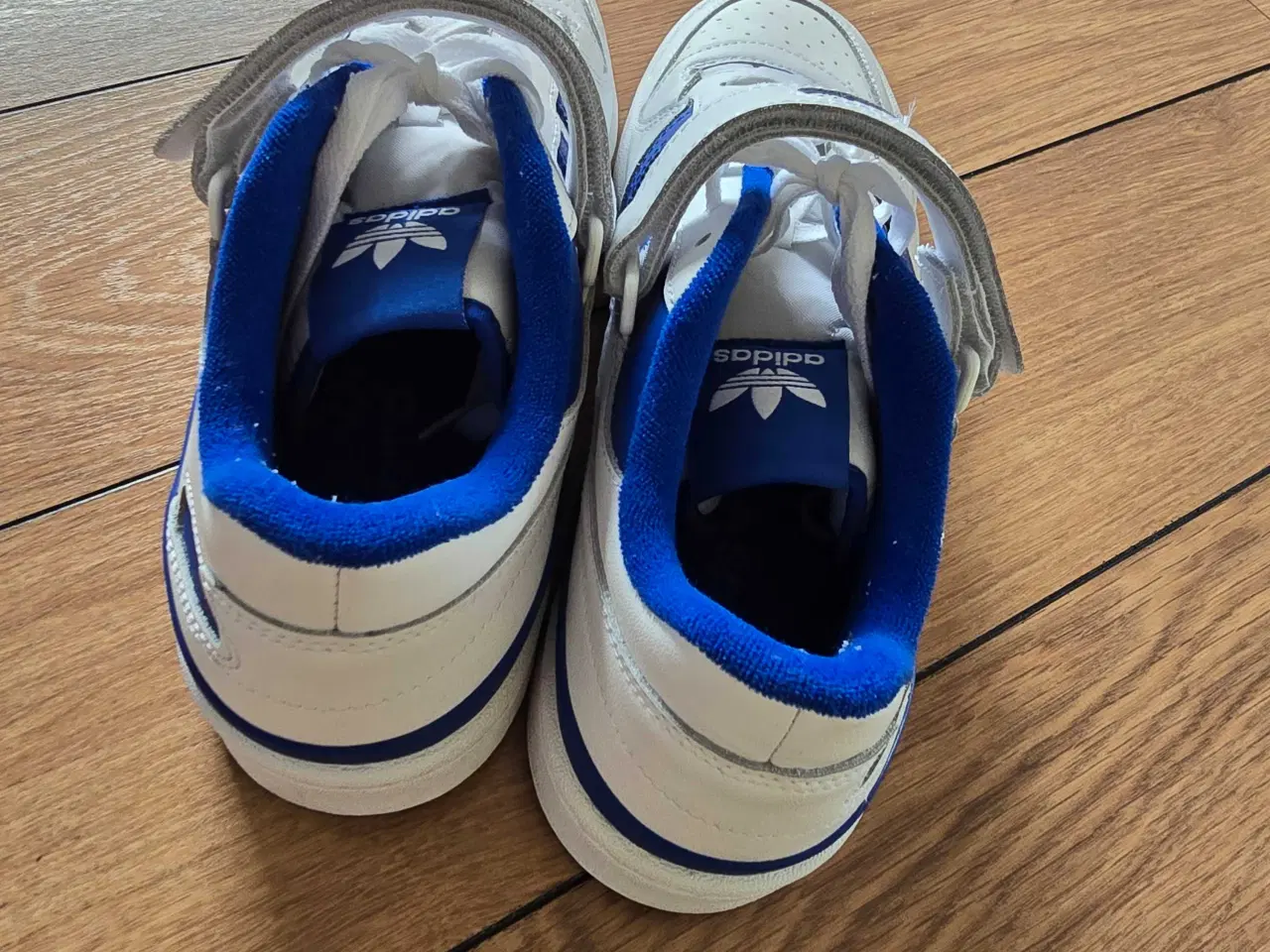 Billede 3 - Adidas sneakers str 44