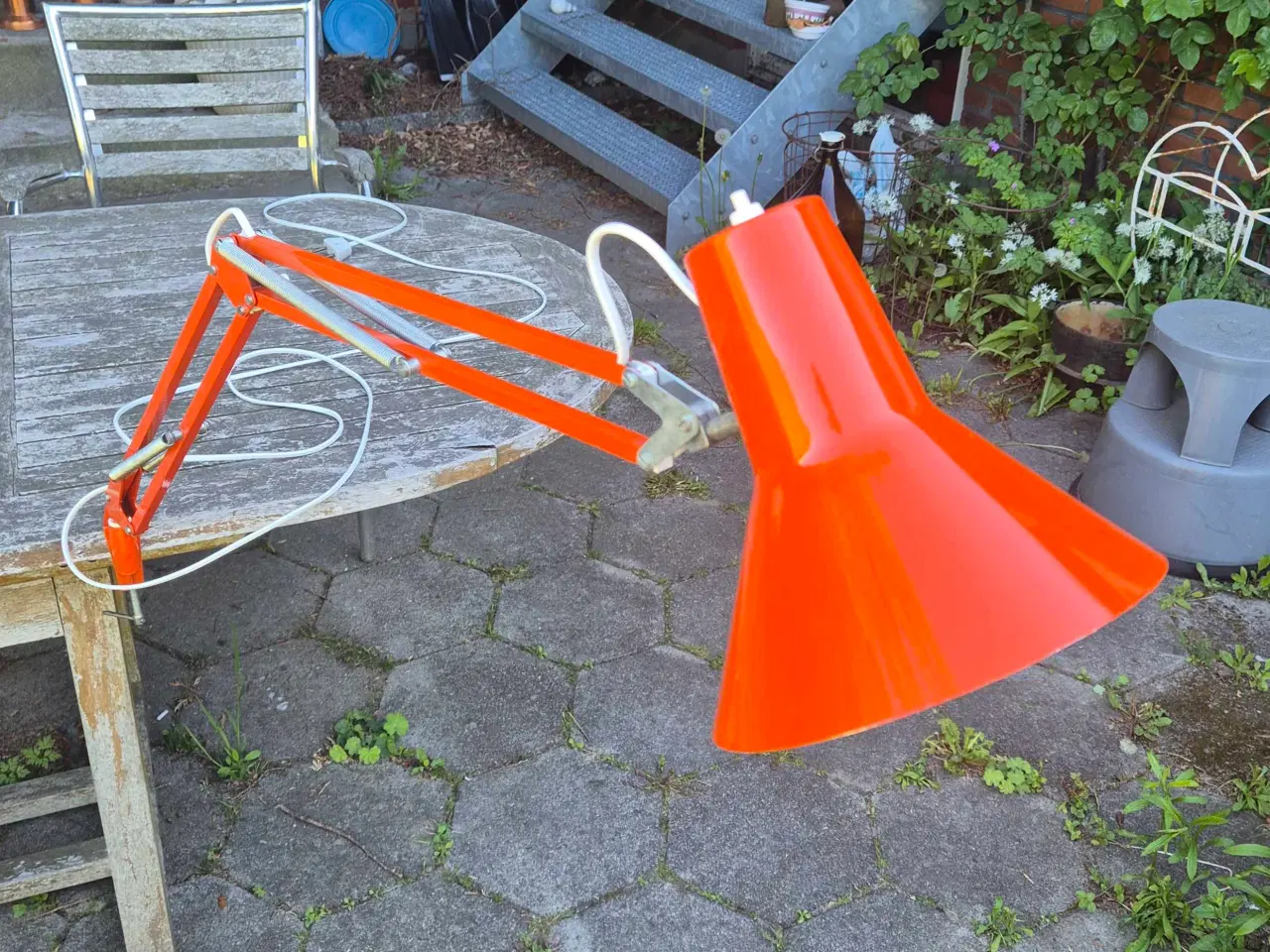 Billede 13 - Flot orangerød arkitektlampe i dansk design 