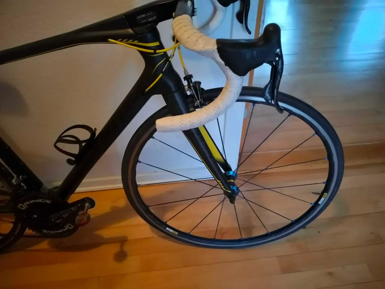 Billede 2 - Rytter cykler 