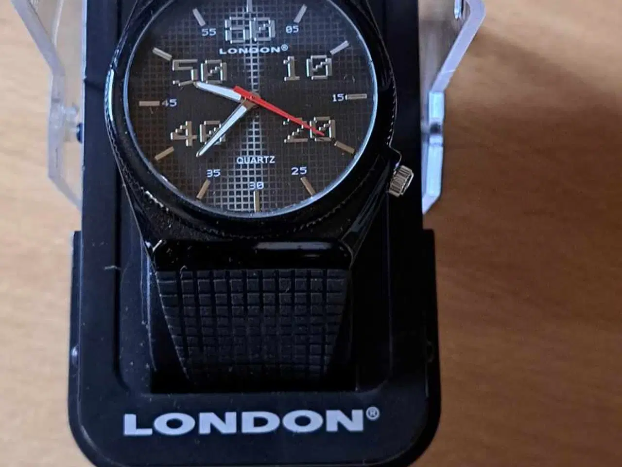 Billede 1 - Forskellige herre ure de er alle nye