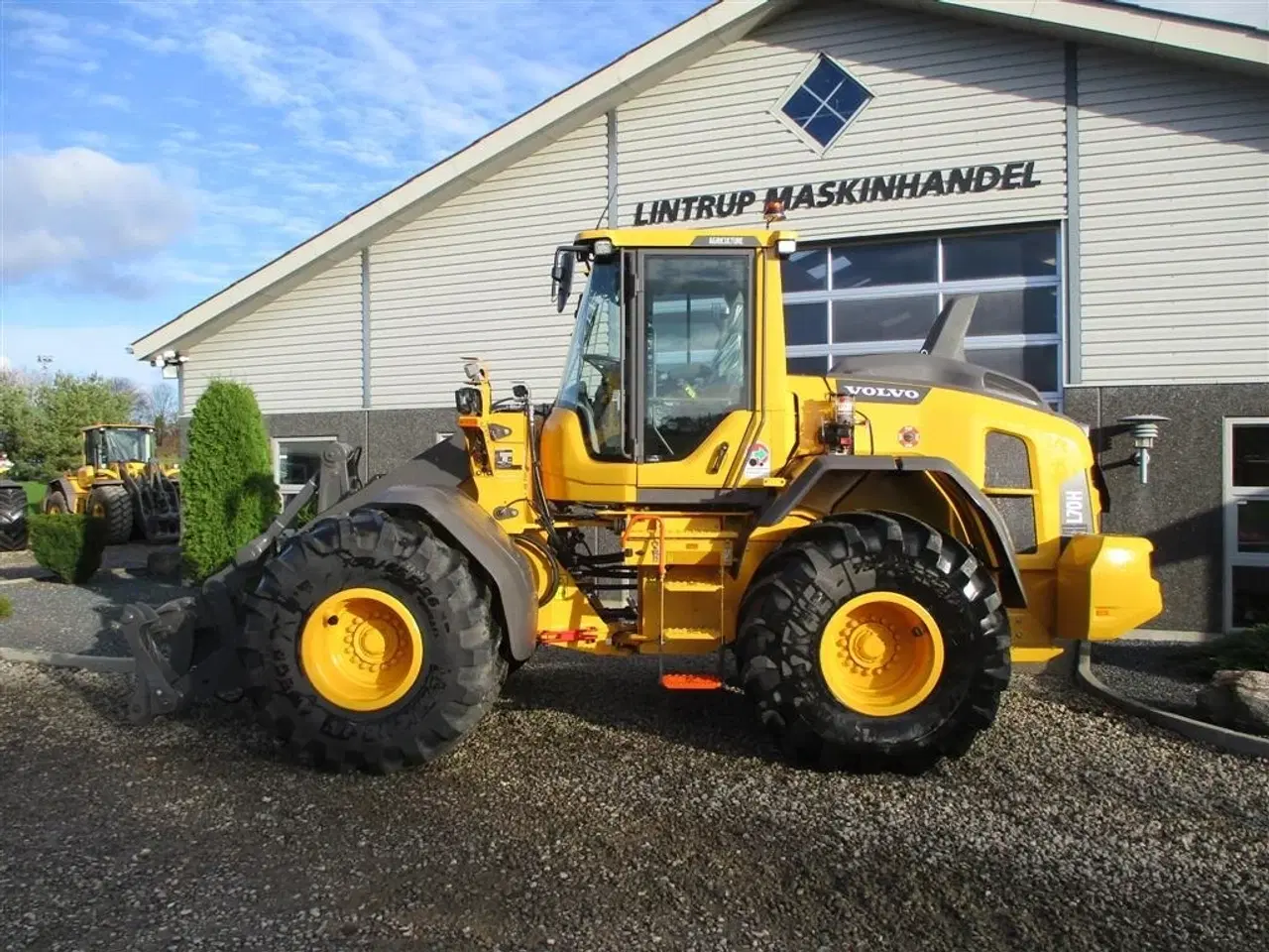 Billede 14 - Volvo L 70 H H2 BEMÆRK MED GARANTI FRA VOLVO FREM TIL DEN 18.6.2026. AGRICULTURE DK-maskine med lang arm, Co-Pilot & med 750mm Michelin MEGA X BIB hjul.