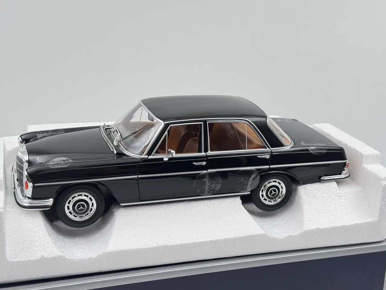 Billede 9 - 1968 Mercedes-Benz 280 SE Limousine 1:18