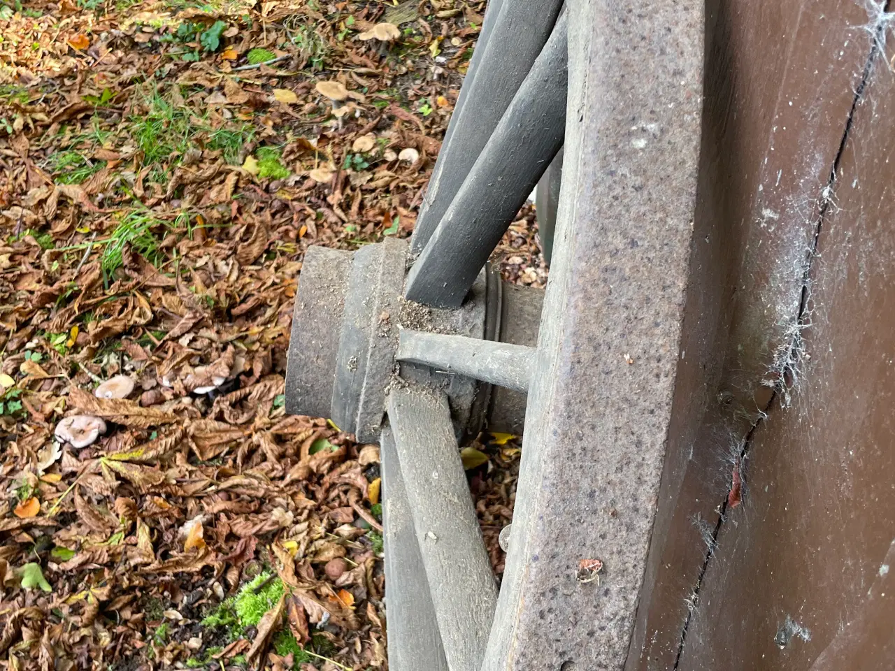 Billede 3 - Gamle vogn hjul