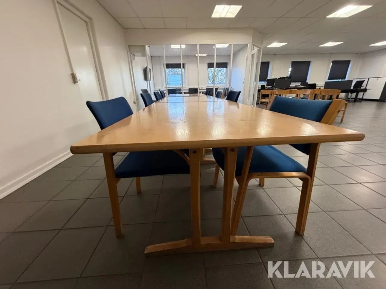 Billede 9 - Kantine bord.3 styk inkl 8 stole