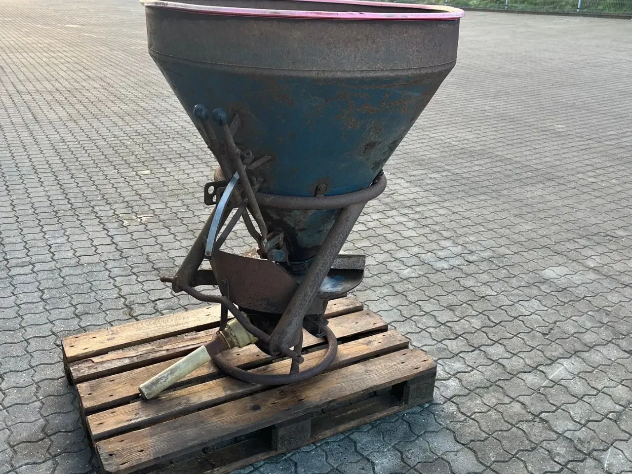 Billede 6 - Bøgballe 325 lille fin gødning spreder