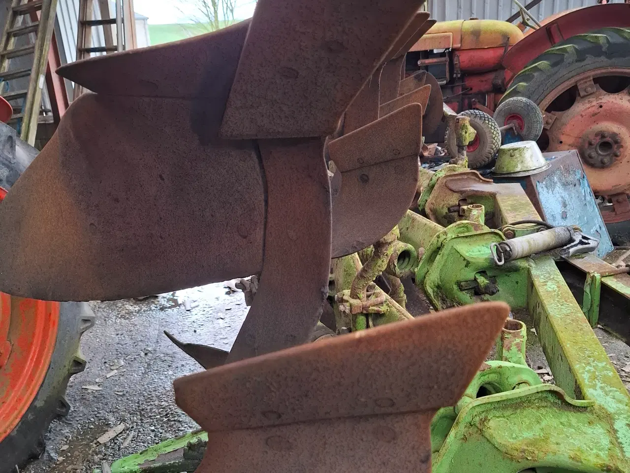 Billede 5 - fin 4 furet plov + tvillinghjul + cykel