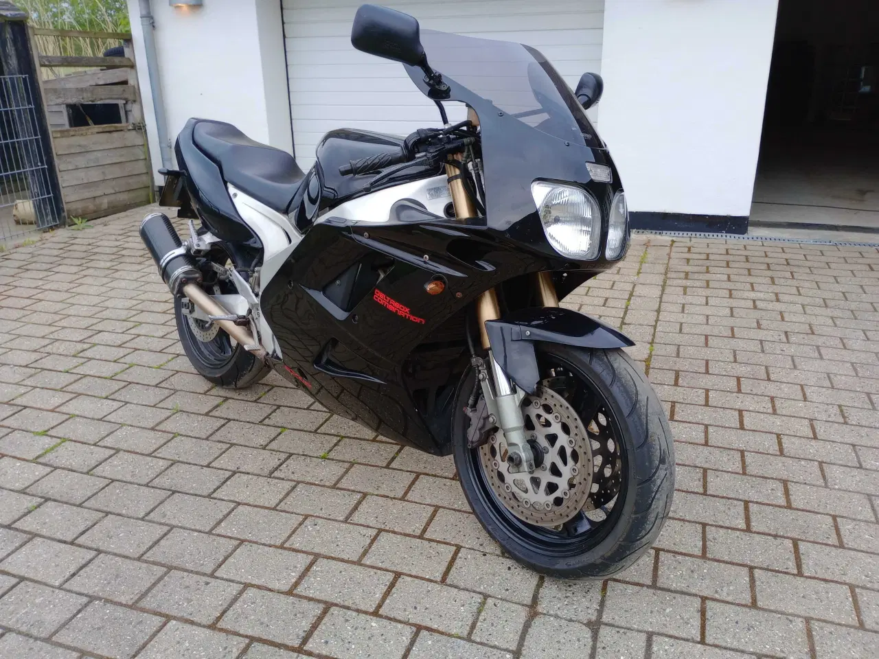 Billede 1 - Driftsikker Yamaha Fzr1000
