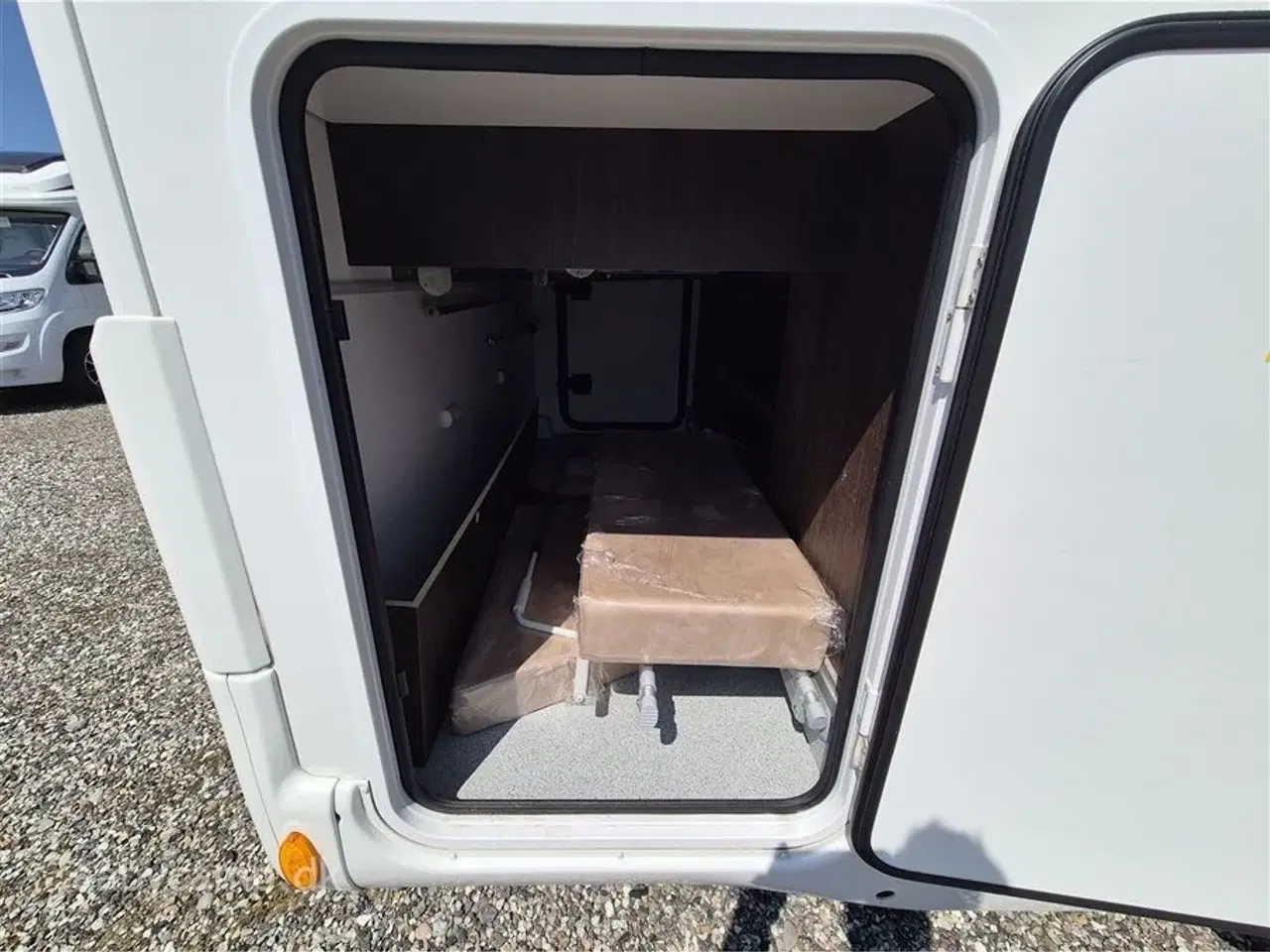 Billede 23 - 2021 - Benimar Tessoro 495 NK   NK Pakke. Automatgear. solceller. markise. Batterier. Cykelstativ. Queensbed. aircondition. Anhængertræk. KUN 28,000 km!!