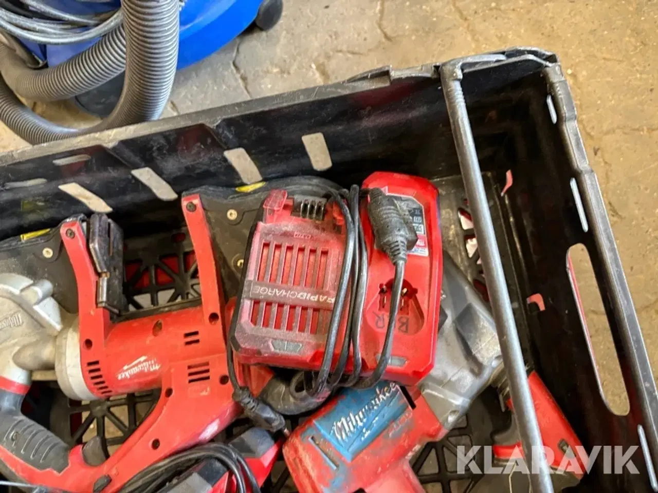 Billede 3 - Kasse med værktøj